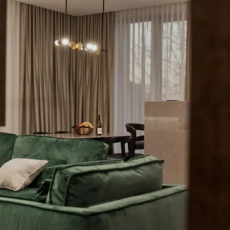 Kostjukowski Avalon *